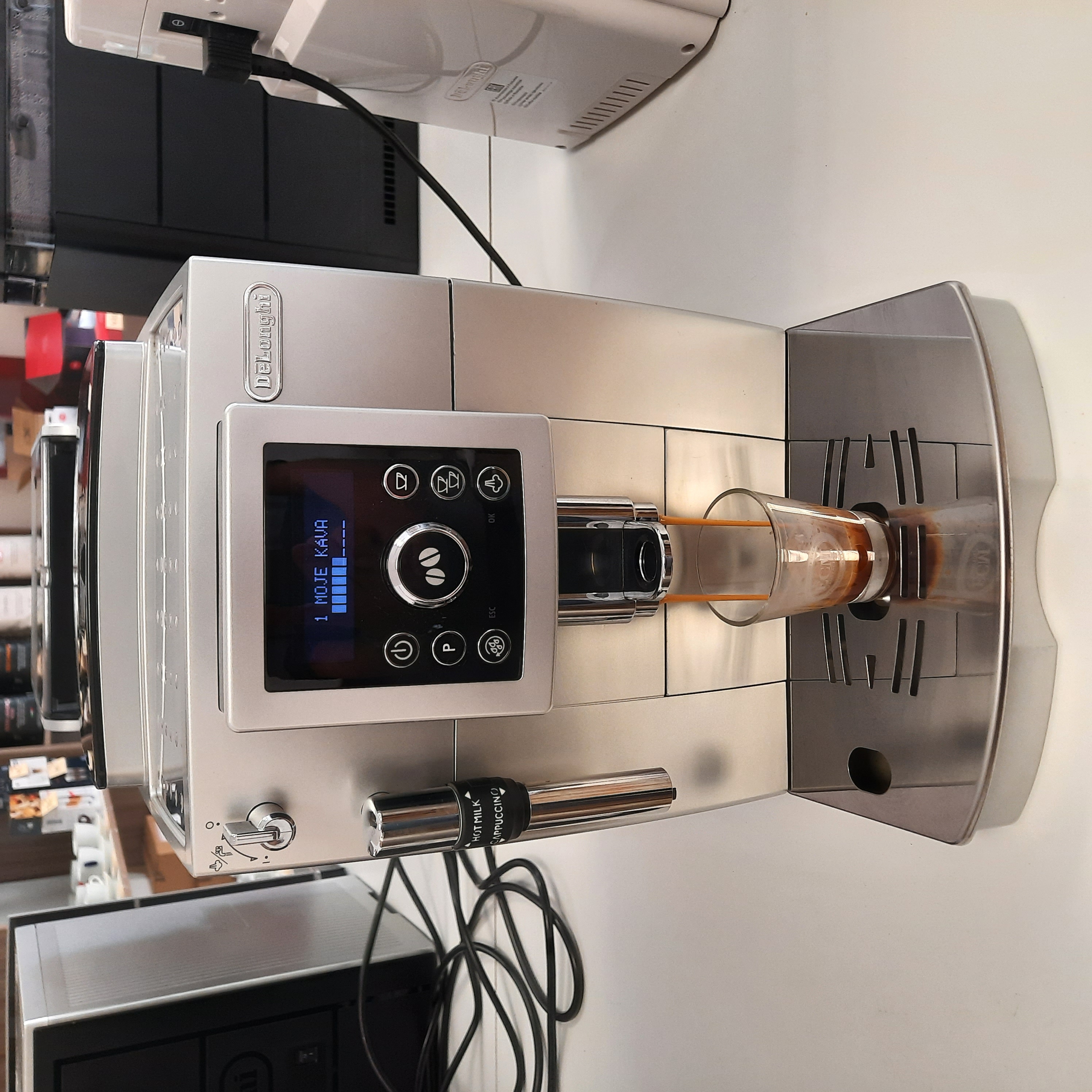 Repasovaný Delonghi ECAM 23.420.SB 