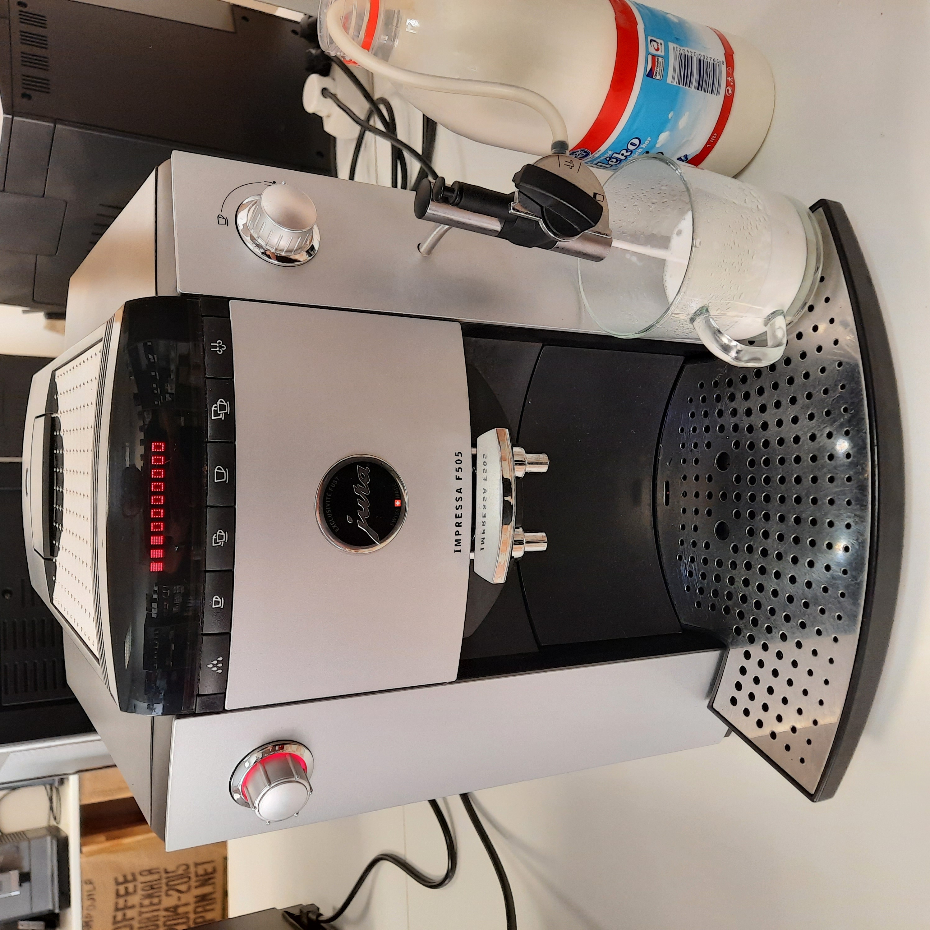 Repasovaný Jura Impressa F505 Platin 